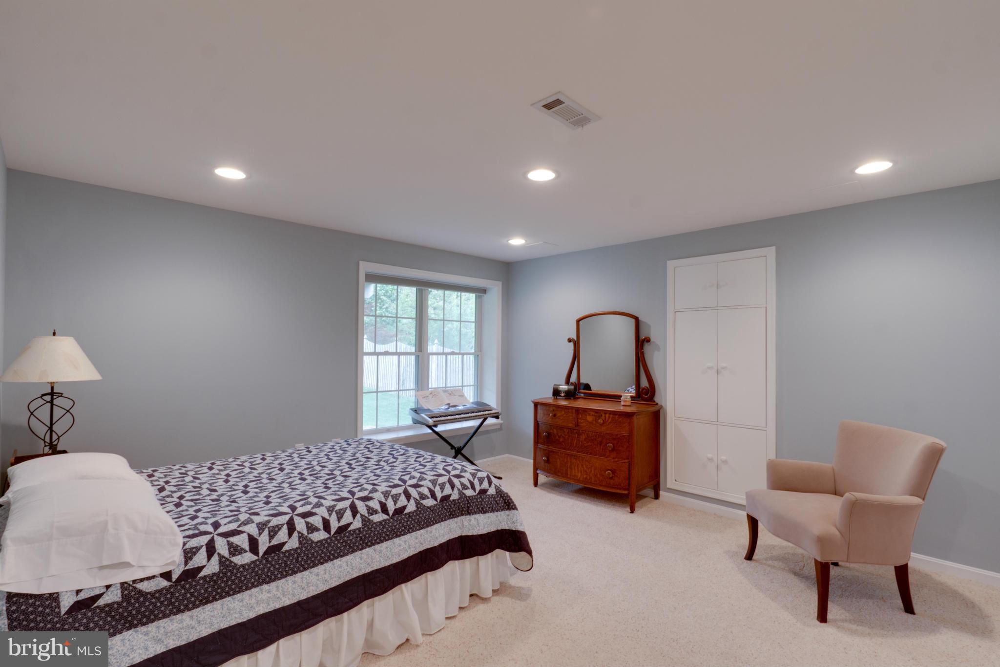 502 Roland Street Southwest Vienna, VA 22180 - Photo 24 of 30 Bedroom