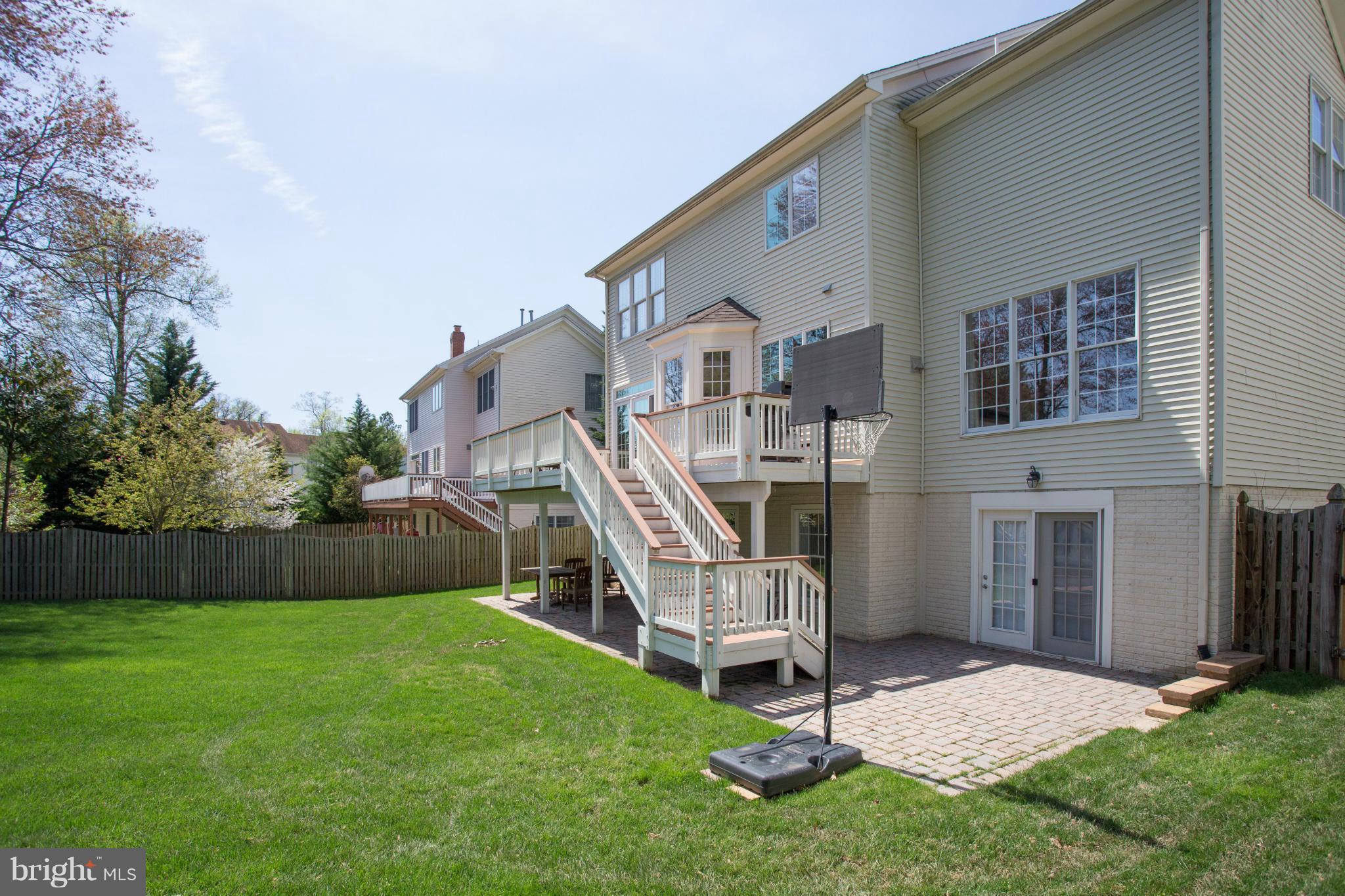502 Roland Street Southwest Vienna, VA 22180 - Photo 28 of 30 Exterior (Rear)