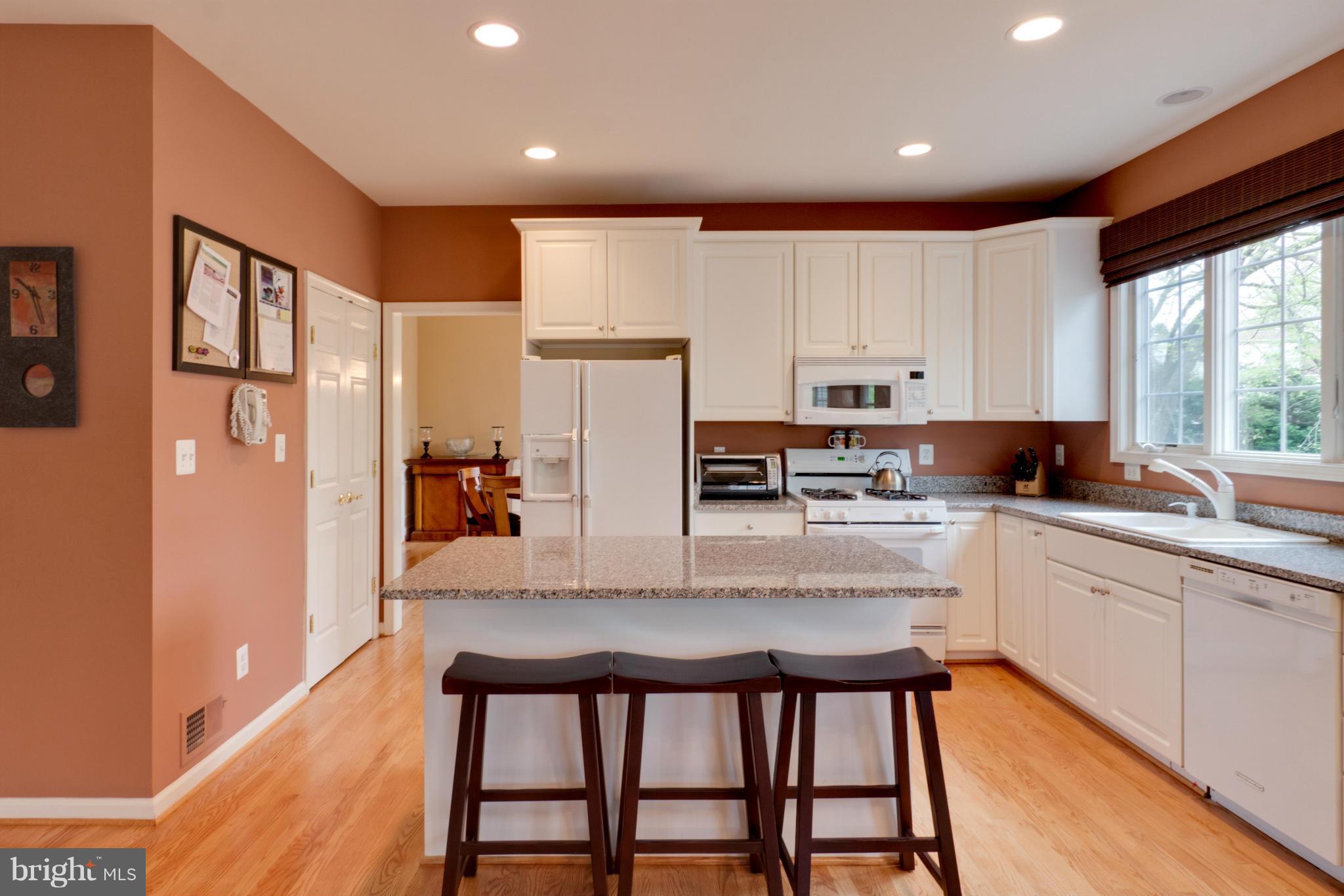 502 Roland Street Southwest Vienna, VA 22180 - Photo 6 of 30 Kitchen