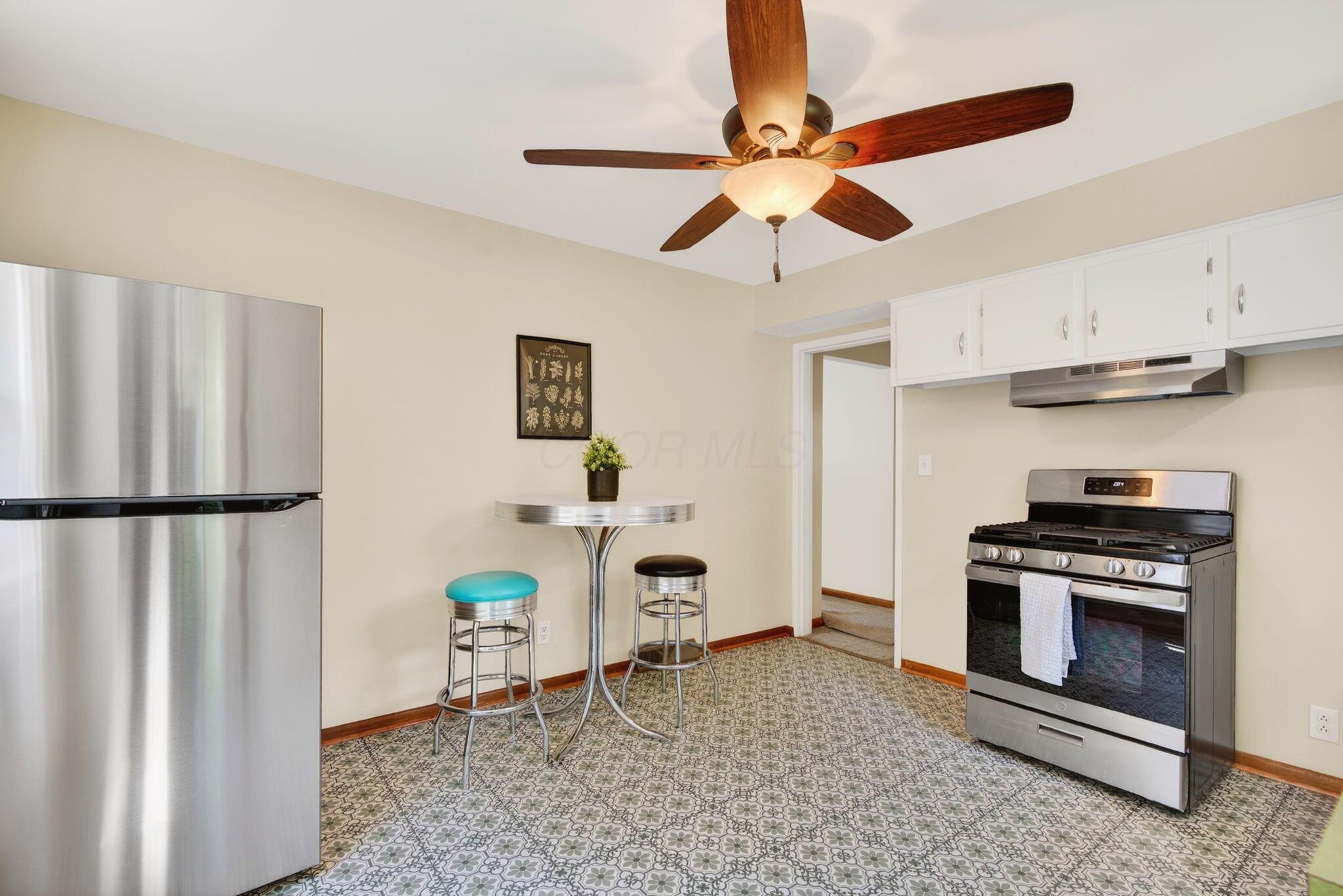 220 South Ashburton Road Columbus, OH 43213 - Photo 15 of 43
