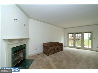 104 Inis Way, Unit 14 Malvern, PA 19355 - Photo 4 of 12 Living Room