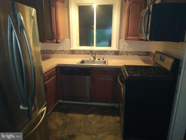 7203 Adelphi Road College Park, MD 20740 - Photo 4 of 14 Kitchen