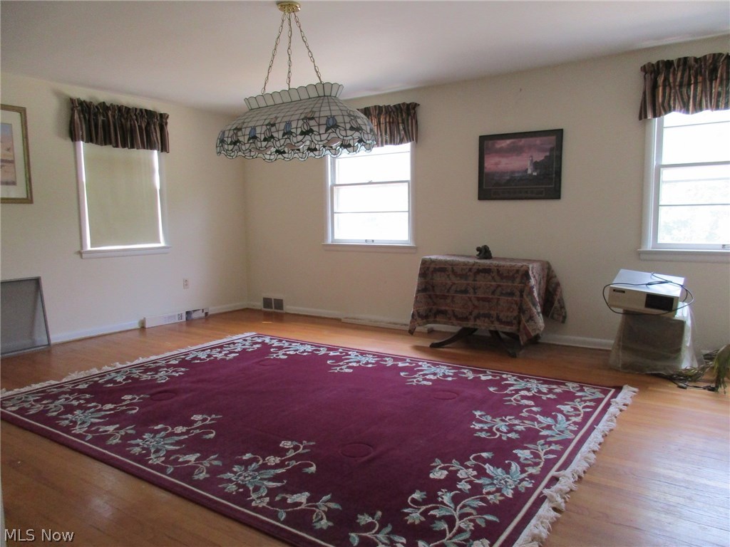 4536 Greenwold Road Cleveland, OH 44121 - Photo 12 of 23