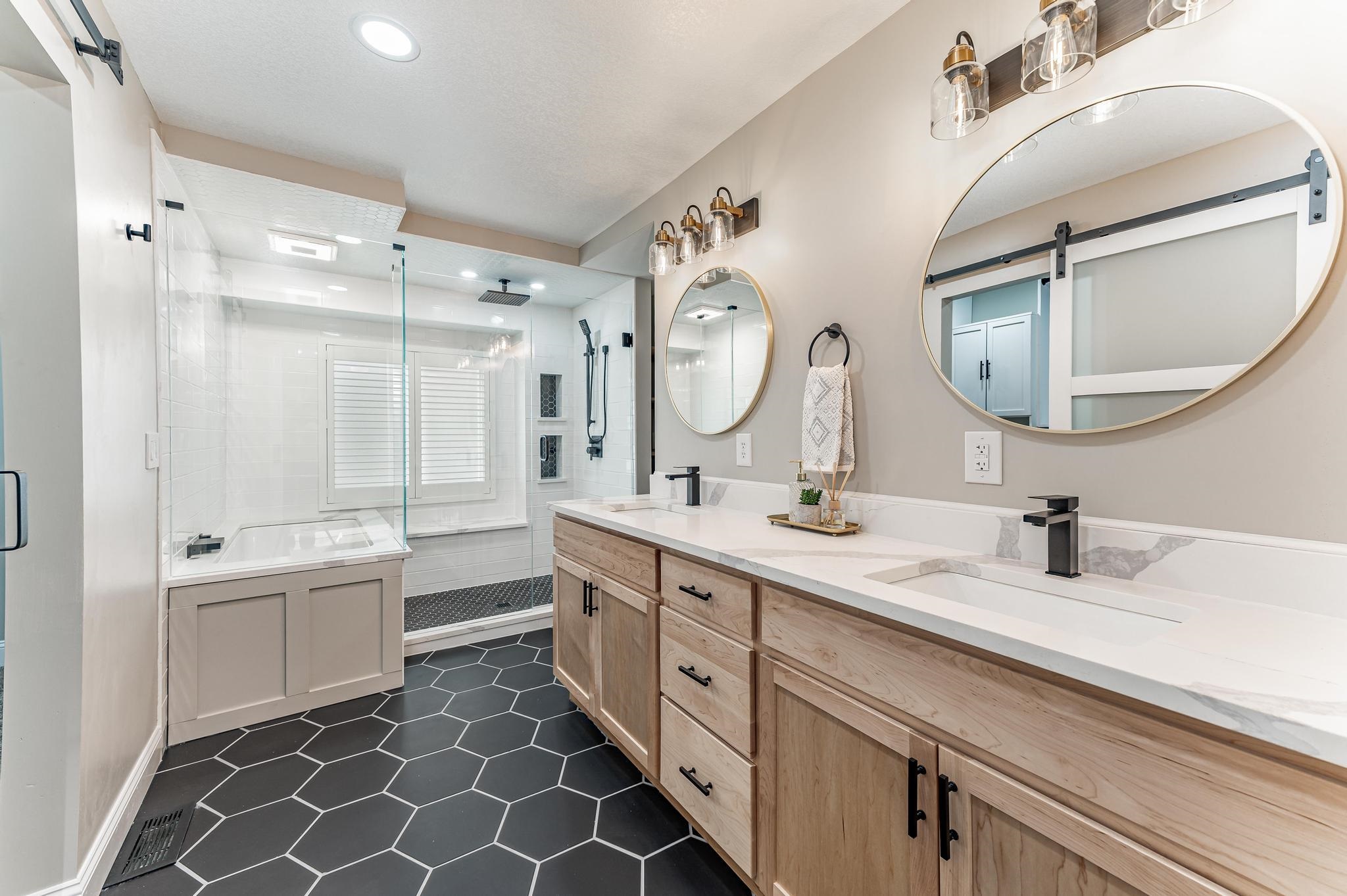 1312 North Covington Circle Wichita, KS 67212 - Photo 13 of 36