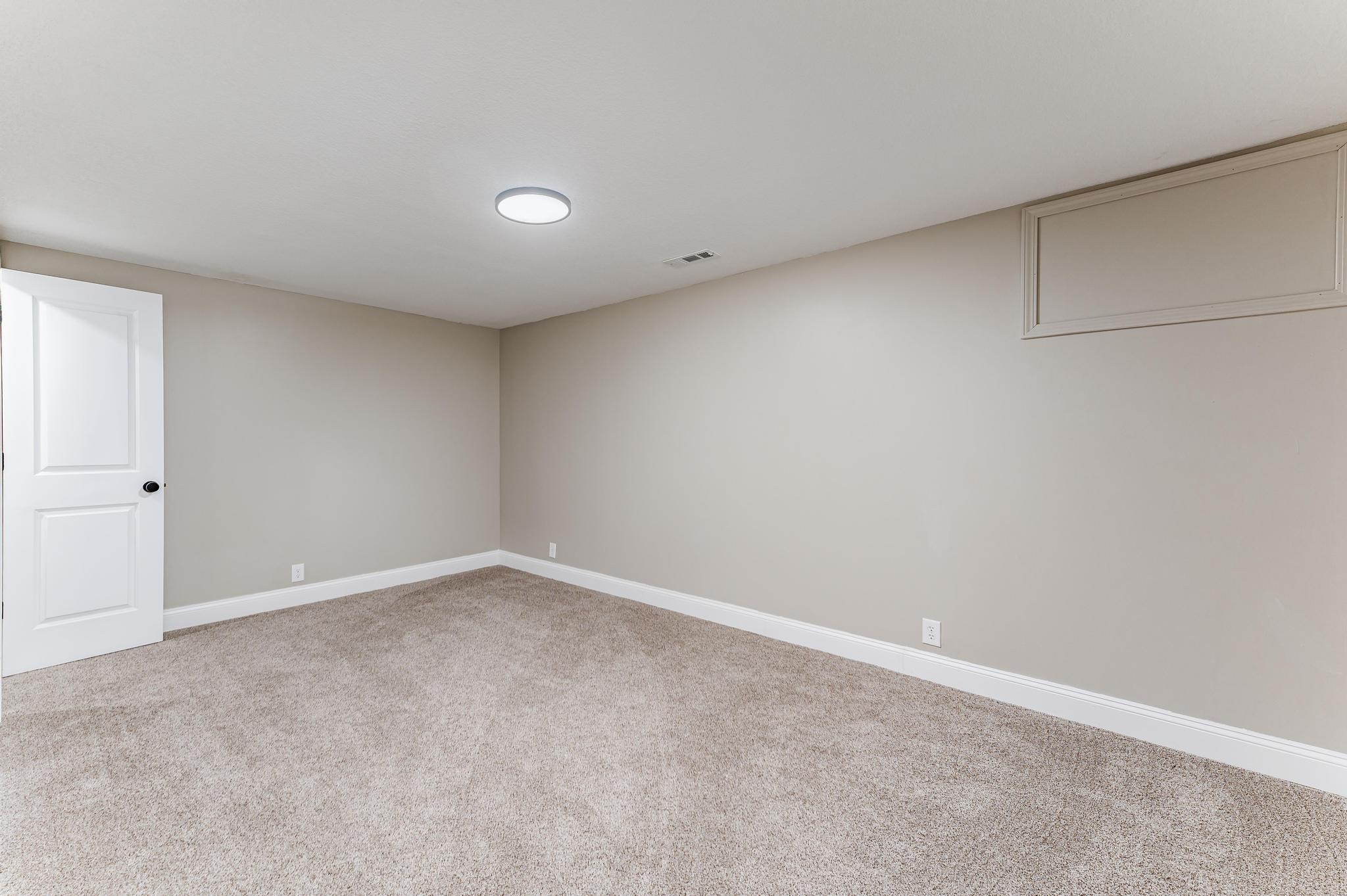 1312 North Covington Circle Wichita, KS 67212 - Photo 25 of 36