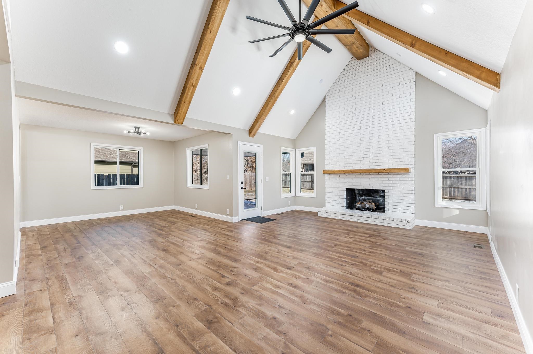 1312 North Covington Circle Wichita, KS 67212 - Photo 3 of 36