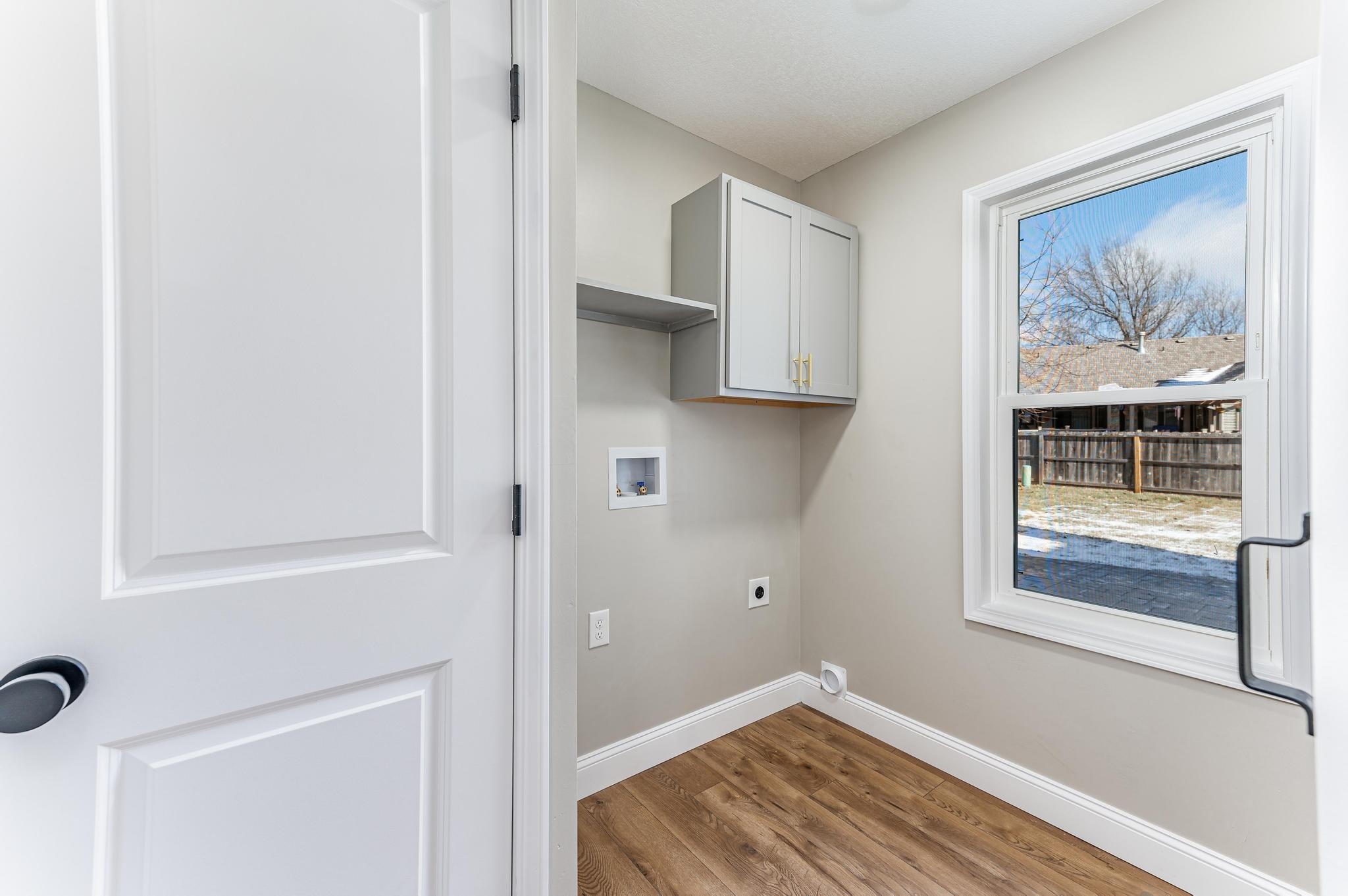 1312 North Covington Circle Wichita, KS 67212 - Photo 10 of 36