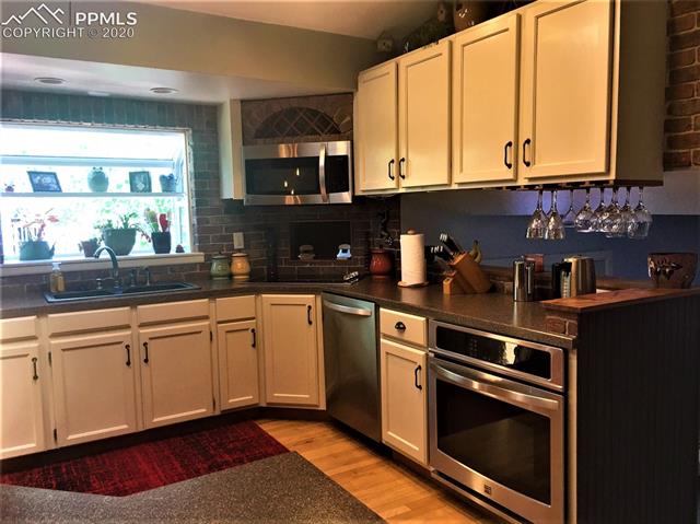 5175 Pinon Valley Road Colorado Springs, CO 80919 - Photo 10 of 35