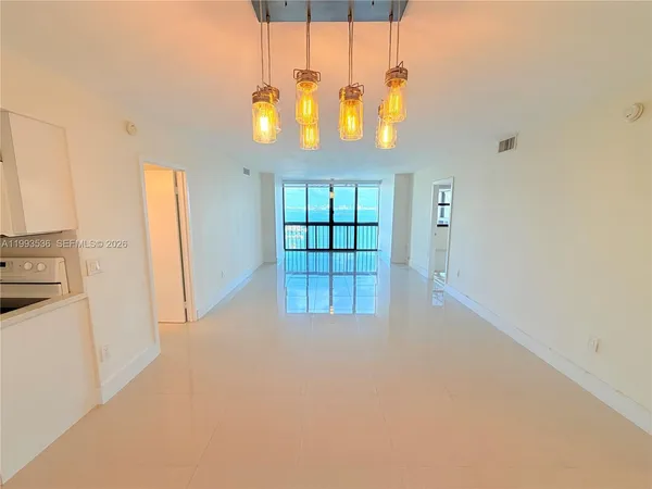$4,400 | 2333 Brickell Avenue, Unit 1407, Miami, FL 33129