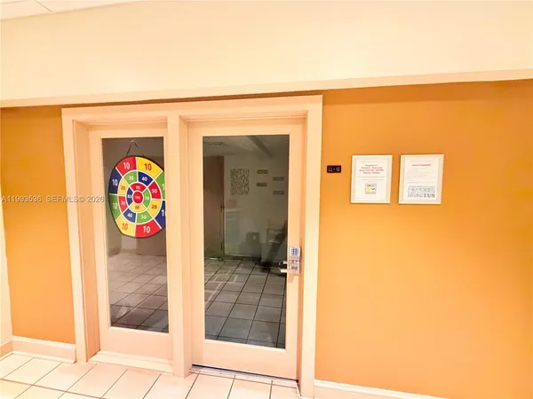 $4,400 | 2333 Brickell Avenue, Unit 1407, Miami, FL 33129