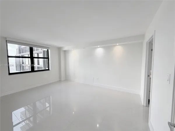 $4,400 | 2333 Brickell Avenue, Unit 1407, Miami, FL 33129