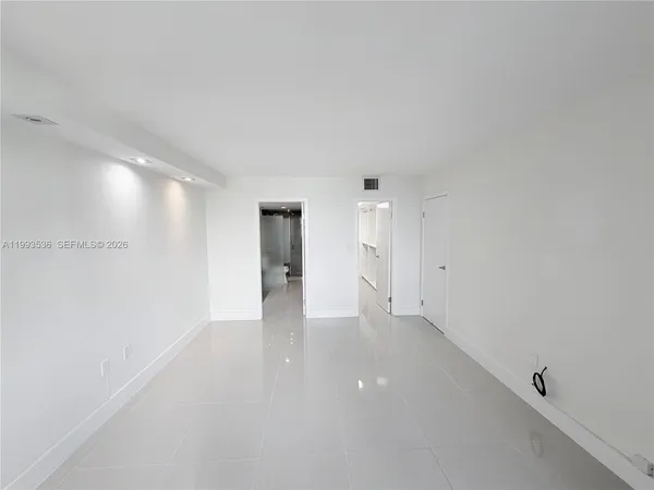 $4,400 | 2333 Brickell Avenue, Unit 1407, Miami, FL 33129