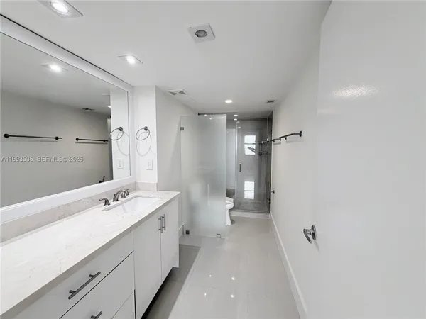 $4,400 | 2333 Brickell Avenue, Unit 1407, Miami, FL 33129