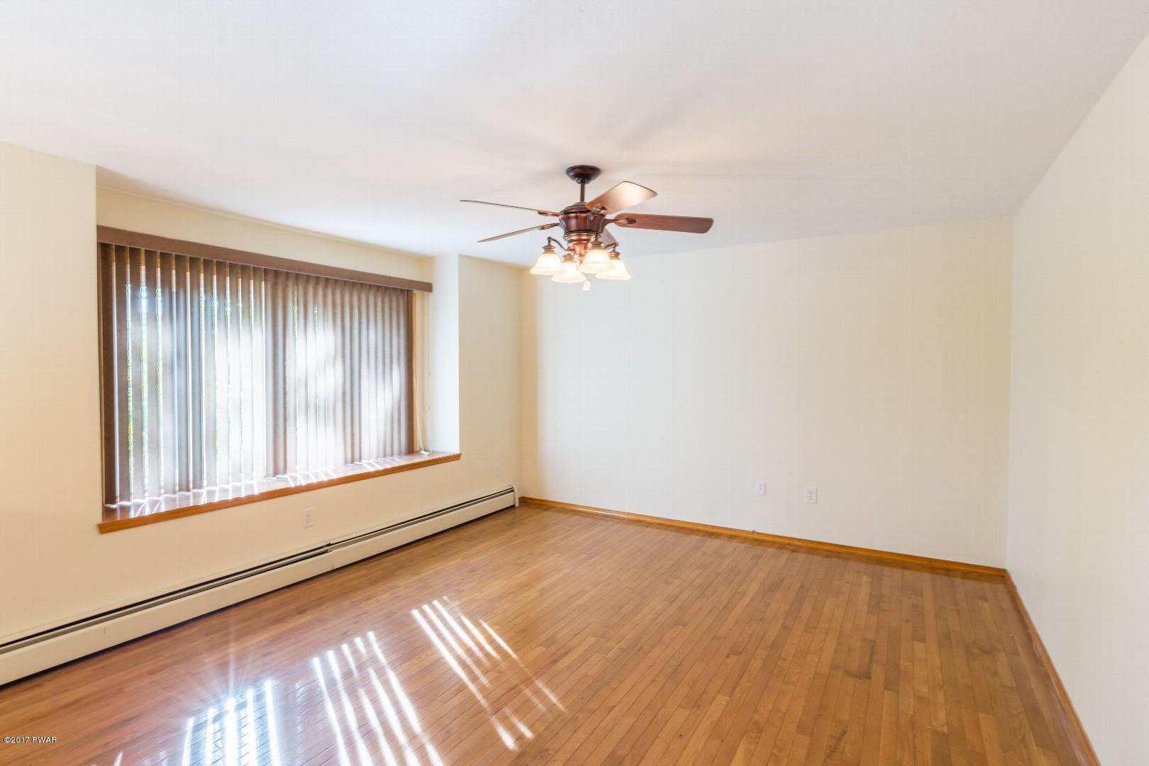 103 Price Street Bushkill, PA 18324 - Photo 12 of 21