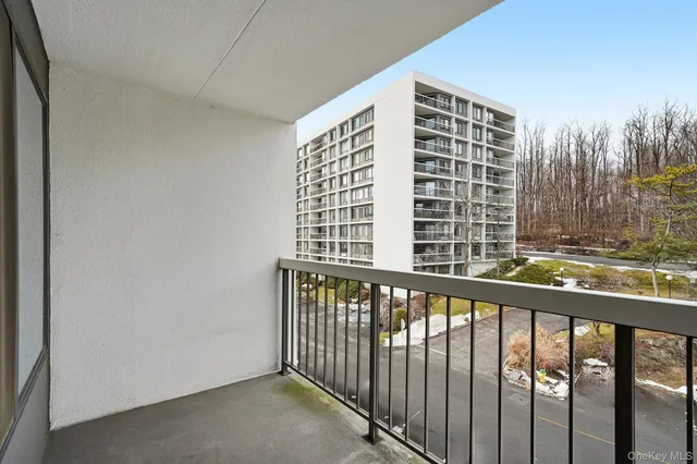 $345,000 | 400 High Point Drive, Unit 408, Hartsdale, NY 10530