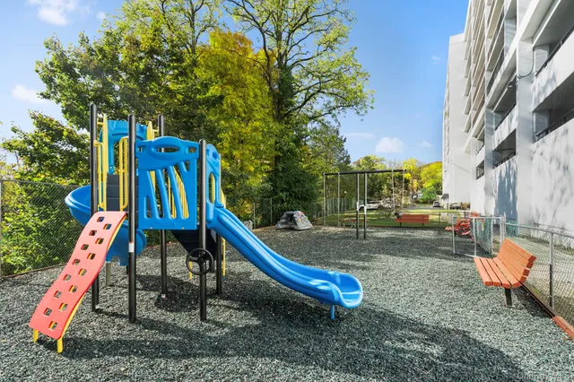 $345,000 | 400 High Point Drive, Unit 408, Hartsdale, NY 10530