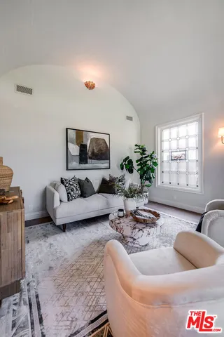 $3,095,000 | 4359 Clybourn Avenue, Toluca Lake, CA 91602