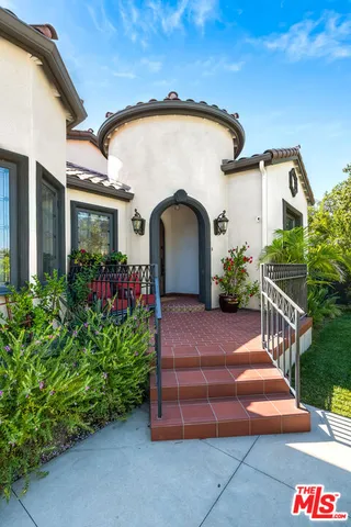 $3,095,000 | 4359 Clybourn Avenue, Toluca Lake, CA 91602