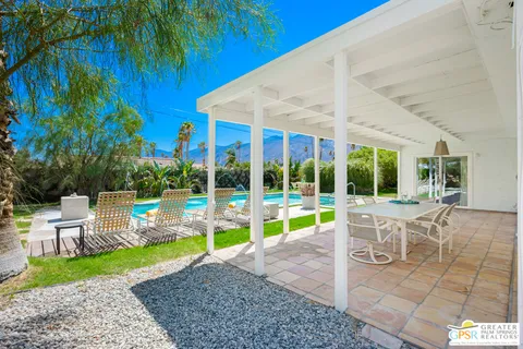 $840,000 | 2405 East Francis Drive, Palm Springs, CA 92262
