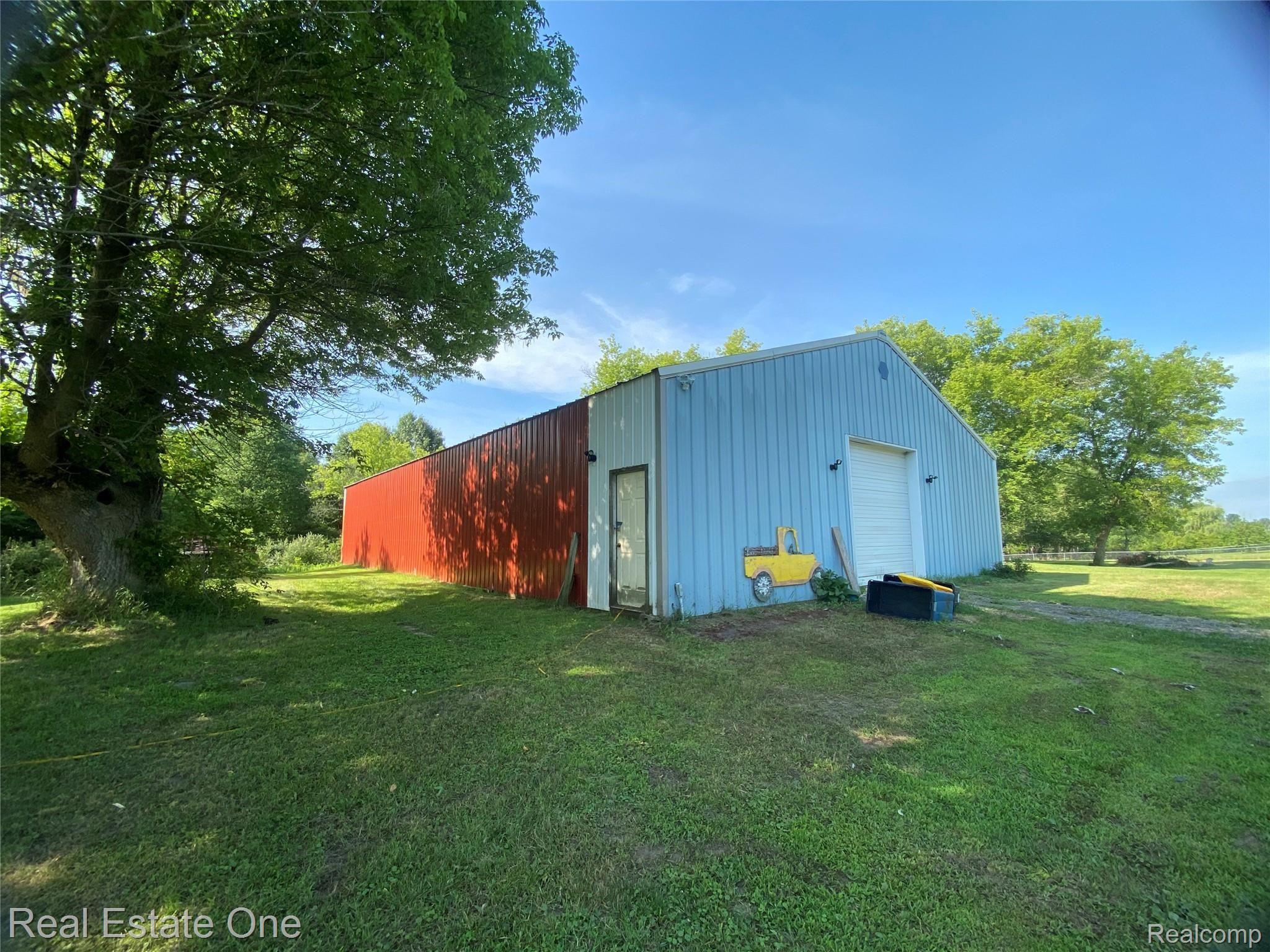 10330 County Line Road Ortonville, MI 48462 - Photo 6 of 44 IMG_0673.JPEG