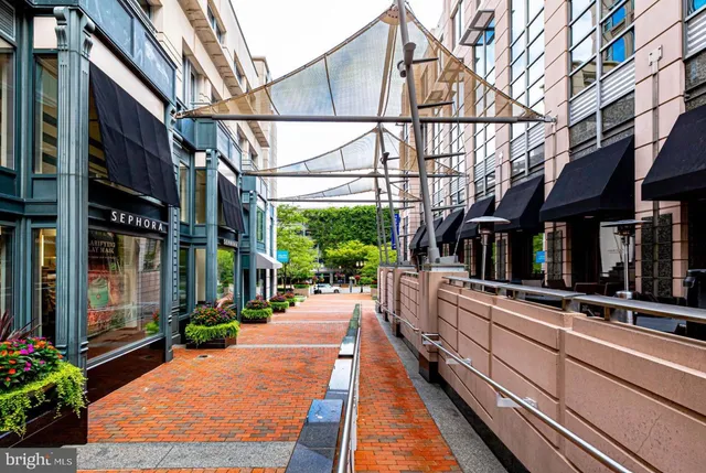 $1,125,000 | 1916 Logan Manor Drive, Reston, VA 20190