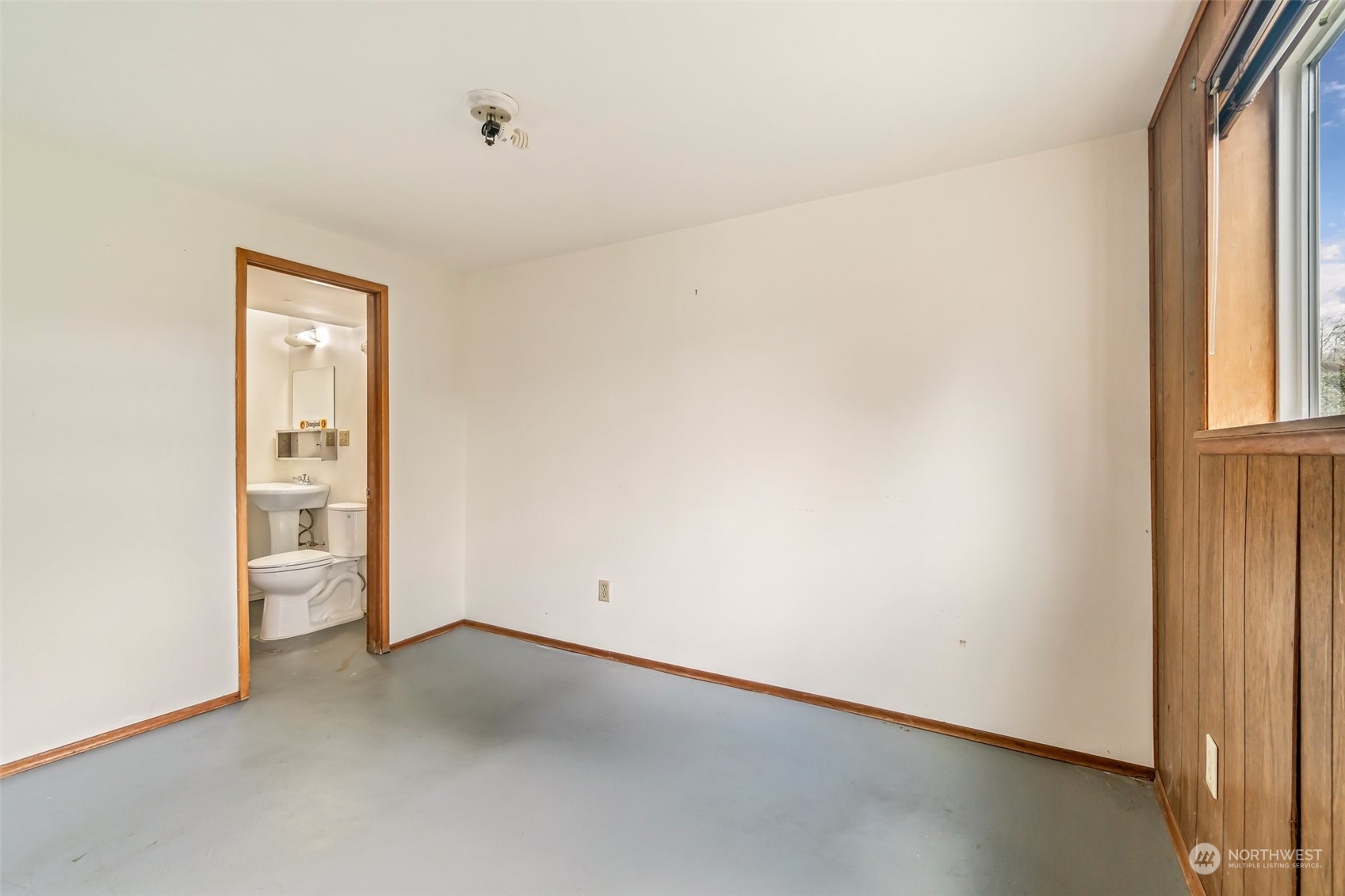 24324 7th Avenue West Bothell, WA 98021 - Photo 17 of 40 an empty room with windows and closet