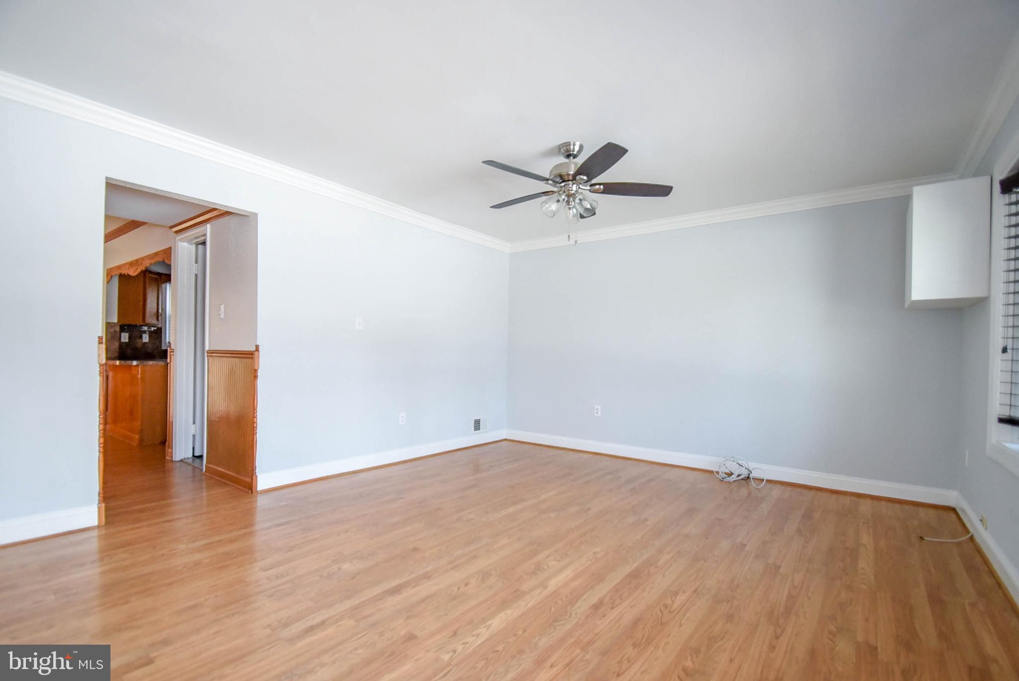 12105 Pheasant Run Drive Laurel, MD 20708 - Photo 4 of 26 Living Room