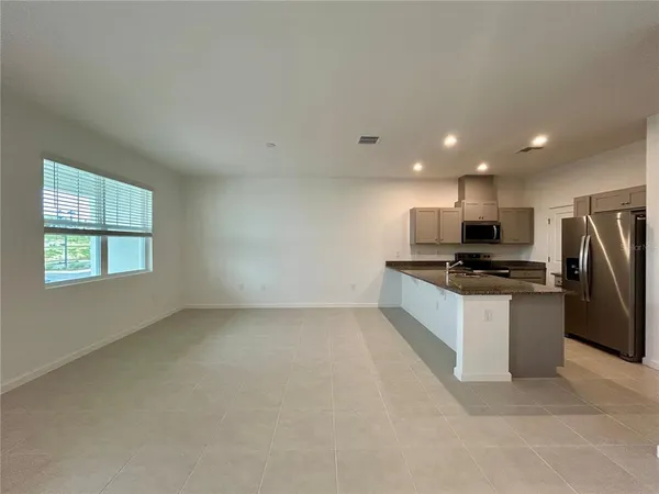 $2,000 | 165 Rainwood Street, Groveland, FL 34715