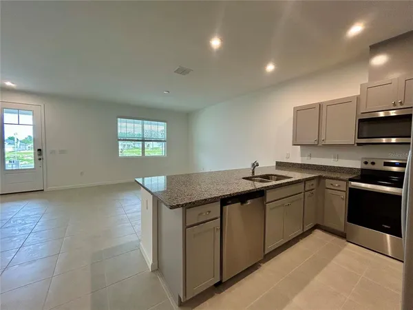 $2,000 | 165 Rainwood Street, Groveland, FL 34715