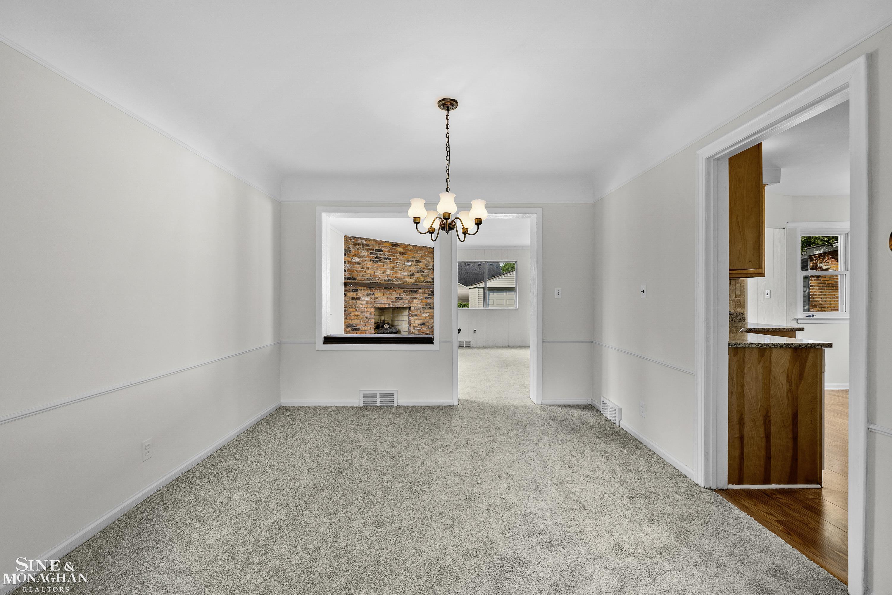419 Moross Road Grosse Pointe, MI 48236 - Photo 10 of 32 50174868-c8dce9ad-b9ab-4d9d-9487-4dea1b89fa00.JPG