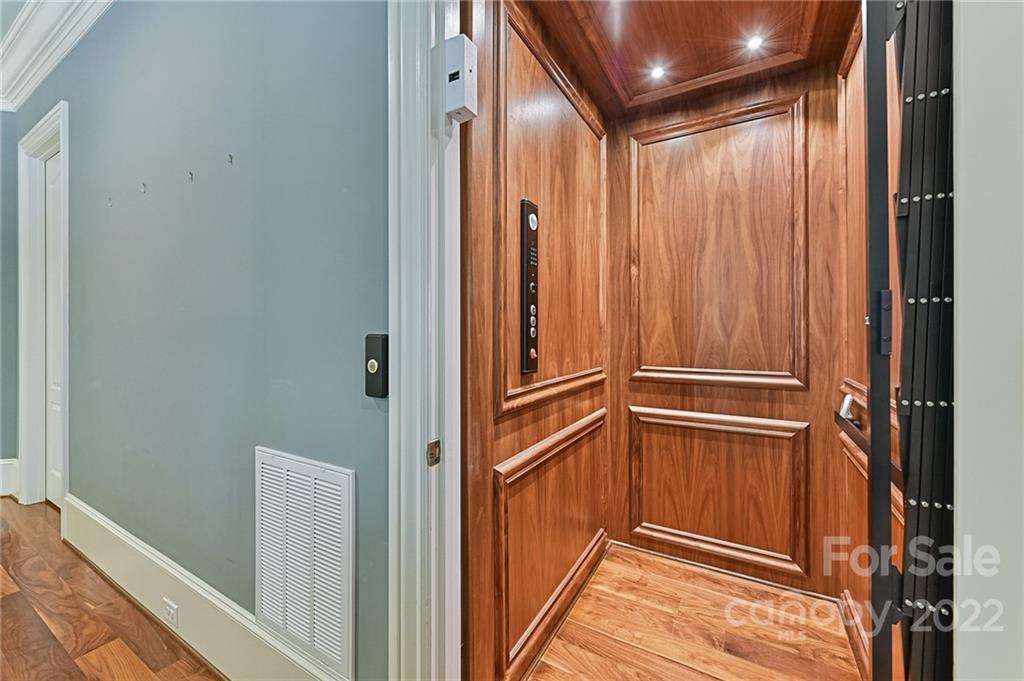 1951 Harris Road Charlotte, NC 28211 - Photo 9 of 35 a view of walk in closet