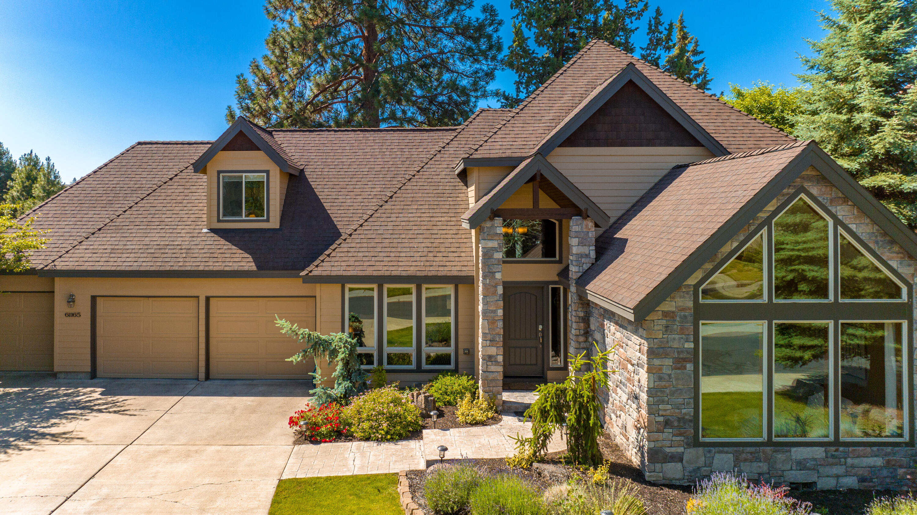 61165 Ridgewater Loop Bend, OR 97702 - Photo 40 of 40 40. Daylight front view
