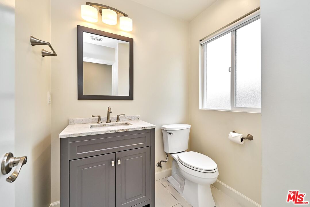 12041 Weatherby Road Los Alamitos, CA 90720 - Photo 29 of 32