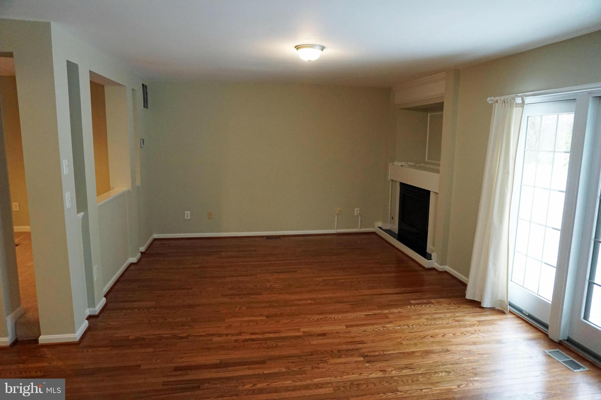 12058 Edgemere Circle Reston, VA 20190 - Photo 11 of 28 Family Room