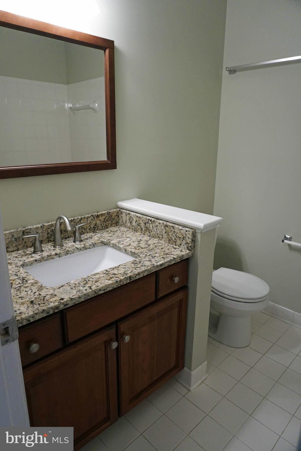 12058 Edgemere Circle Reston, VA 20190 - Photo 23 of 28 Bath