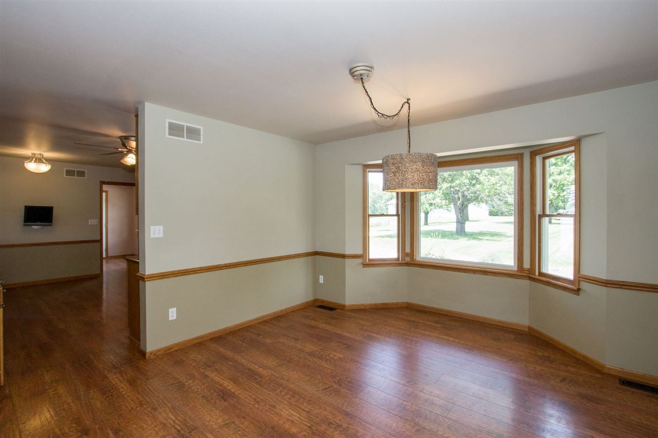 2315 Sugar Bottom Road Northeast Solon, IA 52333 - Photo 16 of 42 Gallery Image 16