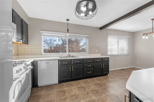 $2,200 | 818 Reinke Road, Ballwin, MO 63021