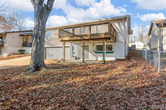 $2,200 | 818 Reinke Road, Ballwin, MO 63021