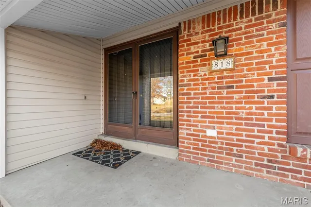 $2,200 | 818 Reinke Road, Ballwin, MO 63021