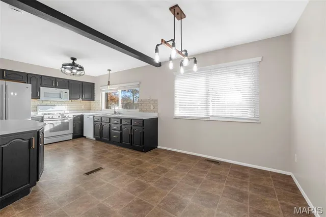 $2,200 | 818 Reinke Road, Ballwin, MO 63021