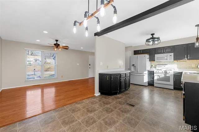 $2,200 | 818 Reinke Road, Ballwin, MO 63021