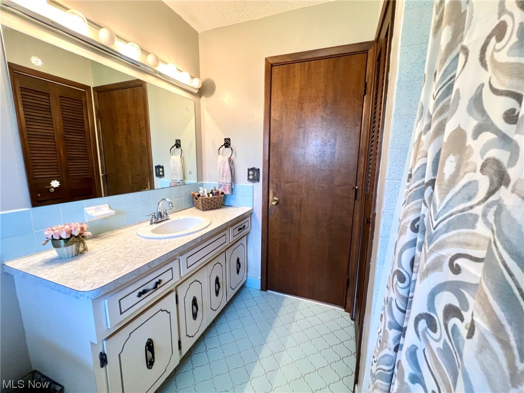 3001 Dentzler Road Parma, OH 44134 - Photo 29 of 35