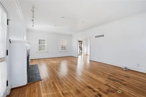 $890,000 | 5701 Central Street, Kansas City, MO 64113