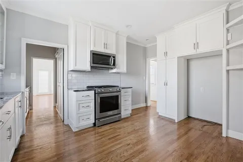 $890,000 | 5701 Central Street, Kansas City, MO 64113