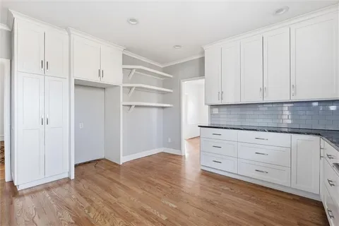 $890,000 | 5701 Central Street, Kansas City, MO 64113