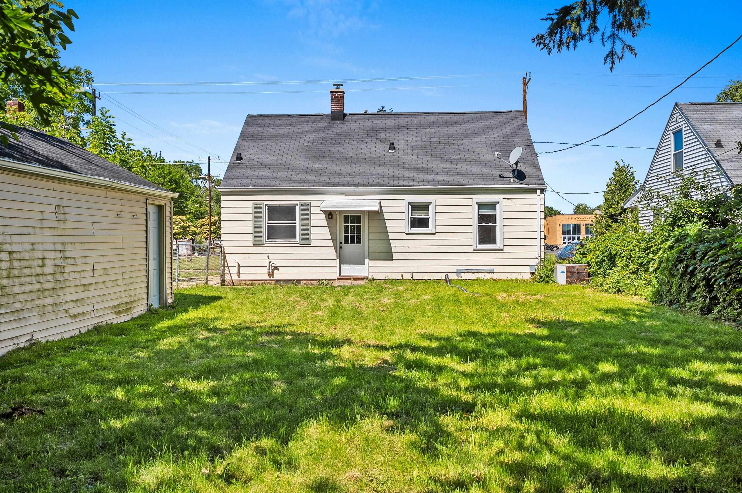 2214 North Division Street Appleton, WI 54911 - Photo 48 of 51