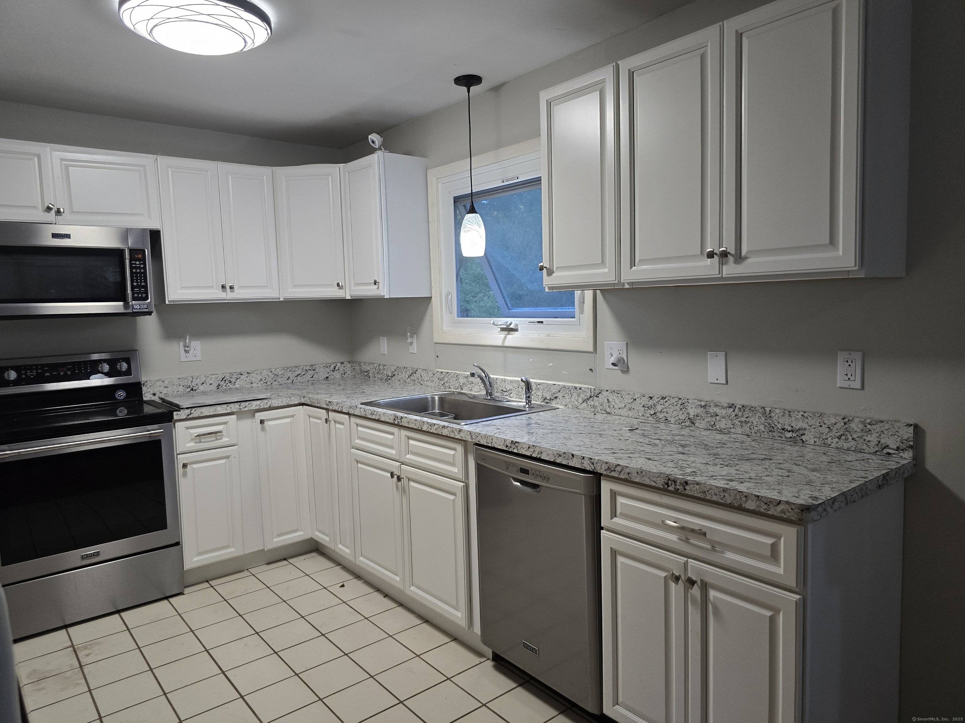 32 Old Green Road Newtown, CT 06482 - Photo 13 of 29