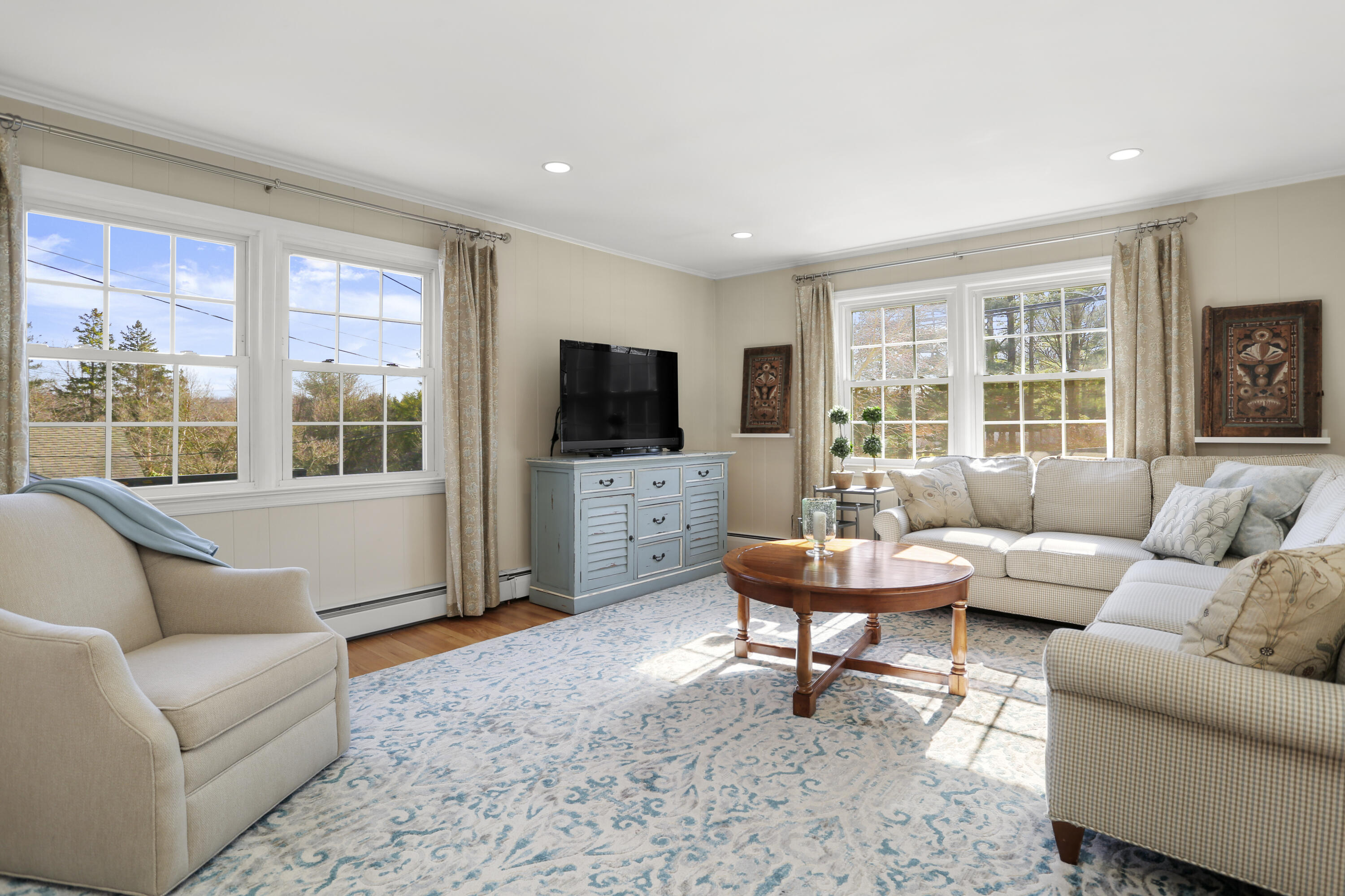 140 Farm Road New Canaan, CT 06840 - Photo 16 of 39 Sunny Family Room