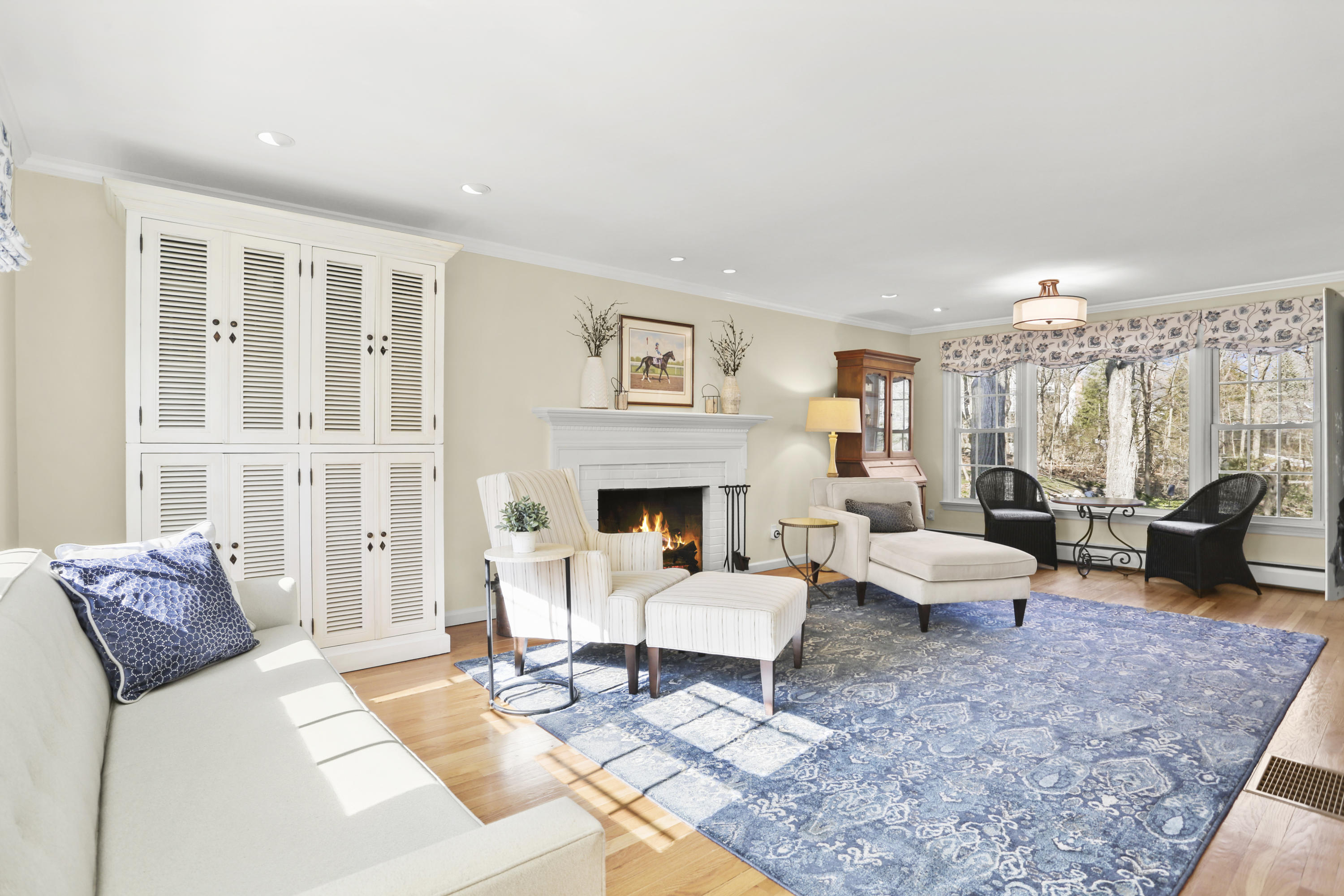 140 Farm Road New Canaan, CT 06840 - Photo 5 of 39 Living Room