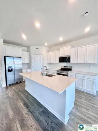 $3,200 | 1077 Meadowlark Drive, Fogelsville, PA 18051